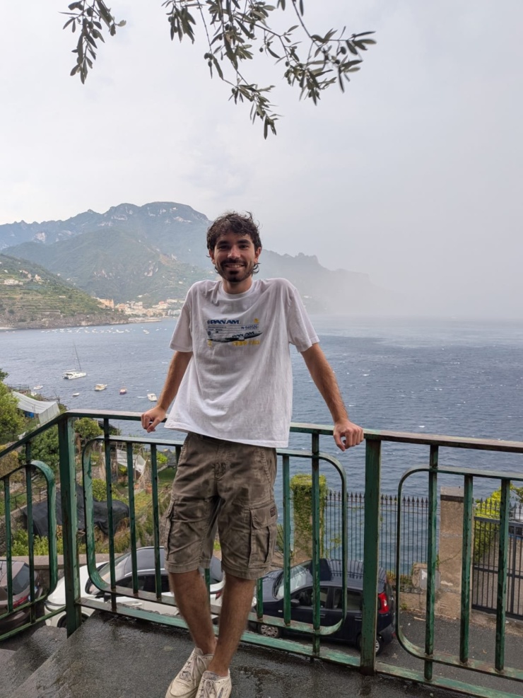 Anzeigenbild: Hello, my name is Dario and I'm a 22 yo Greek/Italian student looking for an apartment in Gottingen for 9 months, starting October 1st.