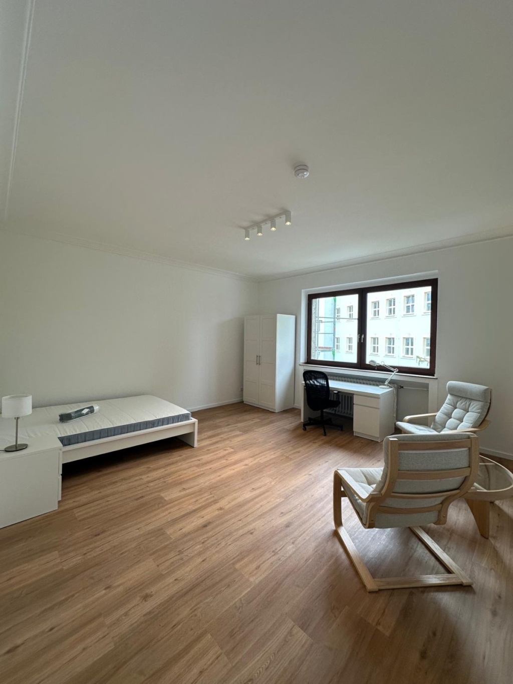 Nur noch 1 WG-Zimmer frei | Erstbezug nach Kernsanierung | 3er-WG in Düsseldorf-Pempelfort | 785 € warm – 40477 Düsseldorf Pempelfort – Vorschaubild 2