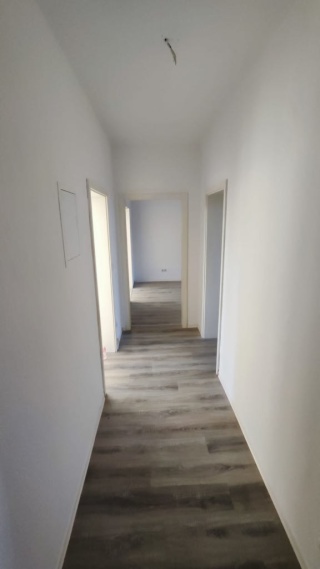 Ad image: 3er WG mit zusätzlichem Wohnzimmer und Einbauküche in zentraler Lage (möbliert möglich)