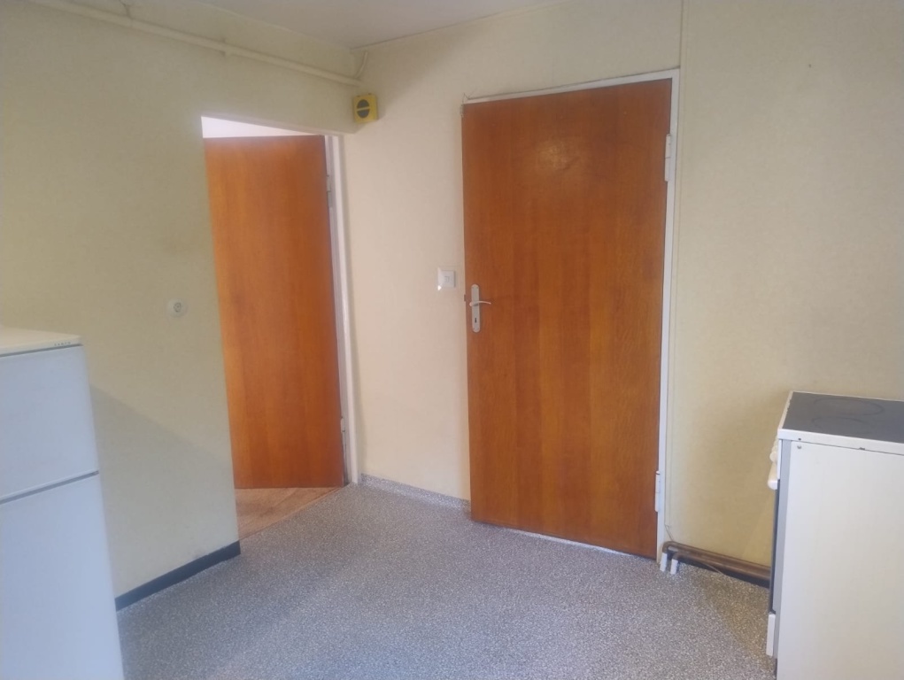 Wohnung Marienfelde Nähe S Marienfelde - Küche (Blick auf Flur & Wohnzimmertür)
