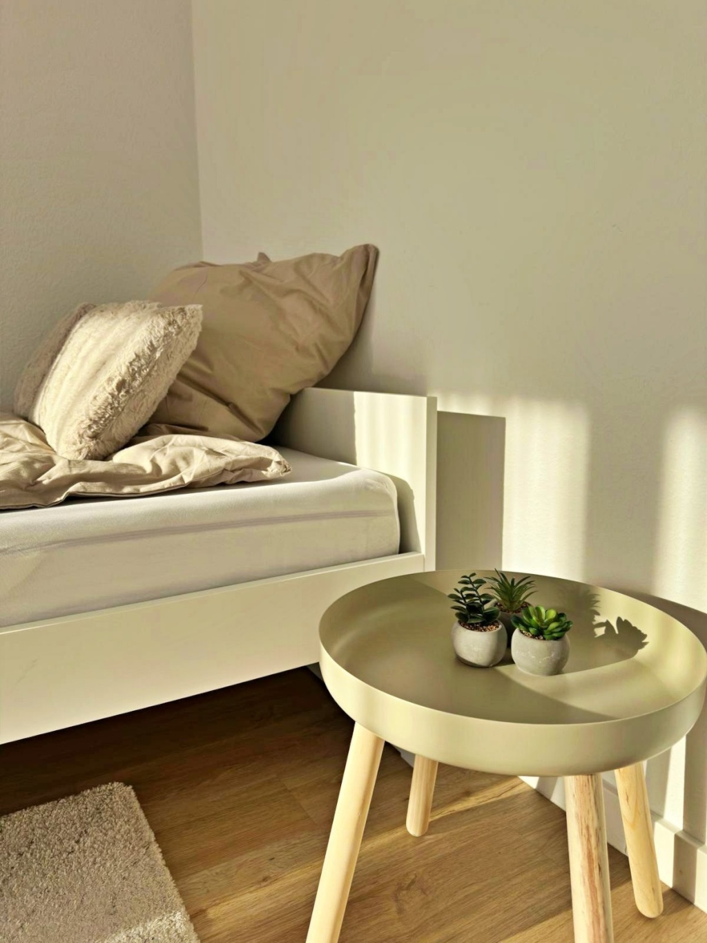 WG-Zimmer Preungesheim Weinstraße 8b - Schlafzimmer