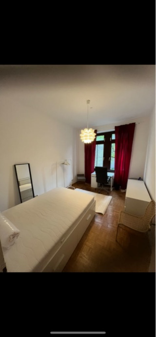 Anzeigenbild: Schönes 20qm Altbau-Zimmer am Zollhafen (Neustadt) direkt am Rhein in entspannter 2er Wg