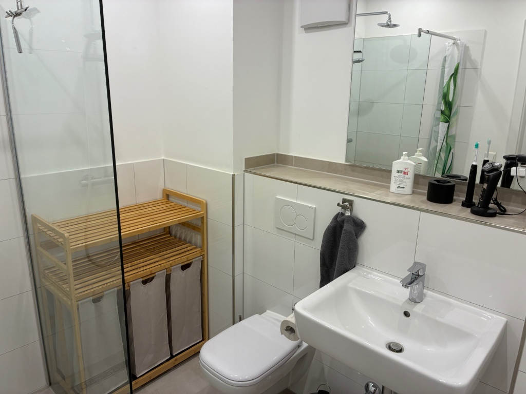 Möblierte 2-Zimmer-Wohnung Hochparterre in Unterbilk zur Zwischenmiete - Zeitraum flexibel - auch Teilzeitraum möglich – 40223 Düsseldorf Bilk – Vorschaubild 13