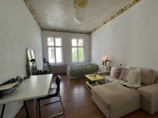 Renting out 55m2 Altbau flat in Charlottenburg (€300, Oct 19–Nov 2) — photo 1