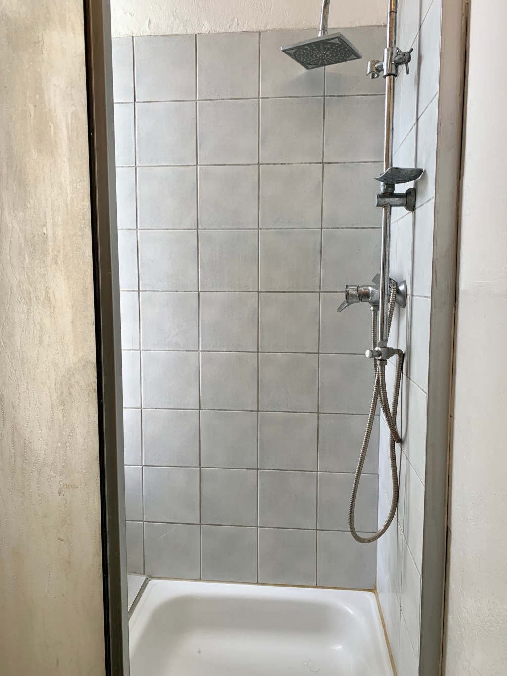Wohnung Wedding Guineastraße 6 - Dusche (nothing fancy)