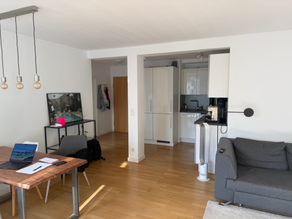 Flat Mitte Gipsstrasse - picture 2