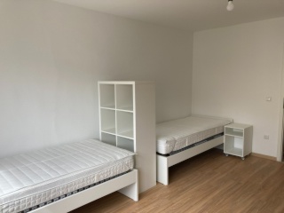 Imagen del anuncio: Fully furnished private room in a 3 person shared house