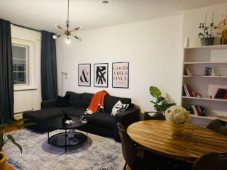 Kurzzeitmeitung: 25th Sept - 30 Oct, Moblierte 2-Zimmer Wohnung — photo 1