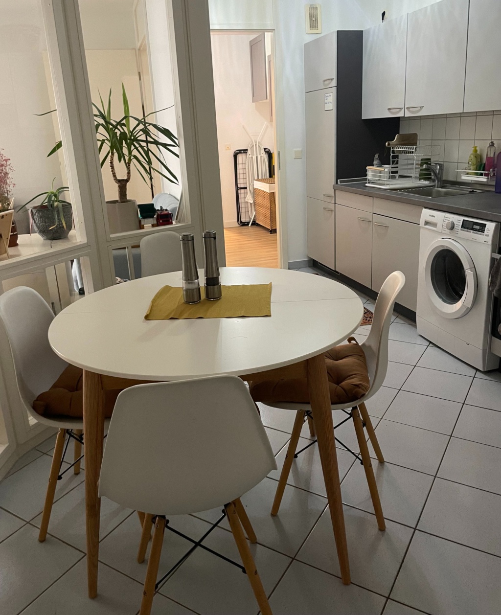 Apartamento Weißensee Am Steinberg - kitchen with small dining area
