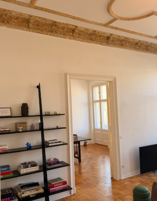 Sublet | Spacious Altbau with Balcony in Crelleskiez | 17-27.09 — photo 1