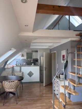 Imagen del anuncio: Kiel Zentrum ,schöne möblierte 2-Zi Dachwohnung mit Empore und Terrasse