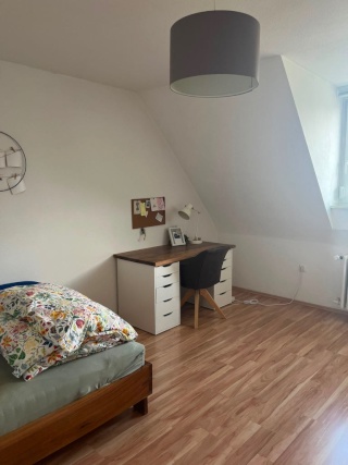 Anzeigenbild: Schönes, helles WG-Zimmer
