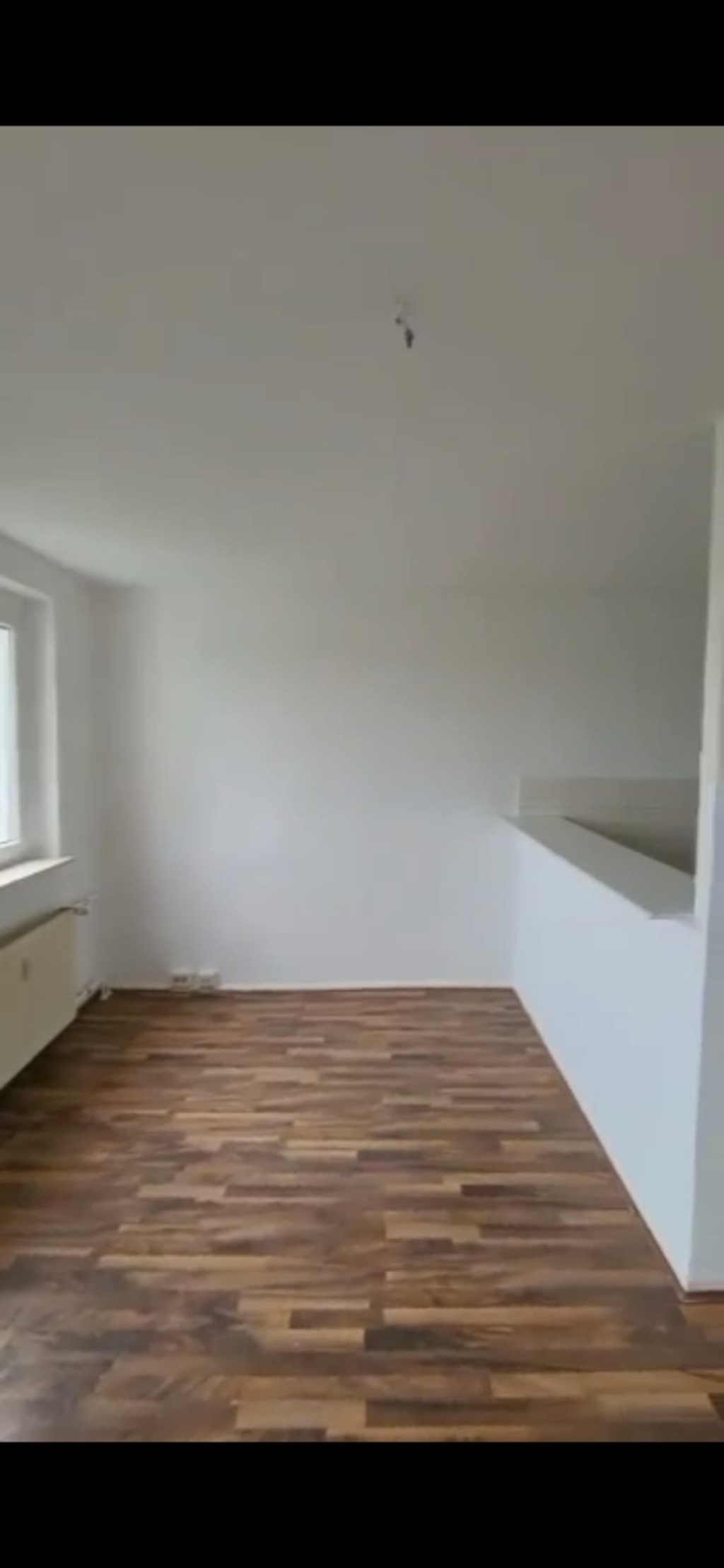 WG-Neugründung oder Wohnung für Alleinstehende / Pärchen mit Balkon und Aufzug (mit der Bitte um Entschuldigung für die schlechte Bild-Qualität) – 39114 Magdeburg Herrenkrug – Vorschaubild 2