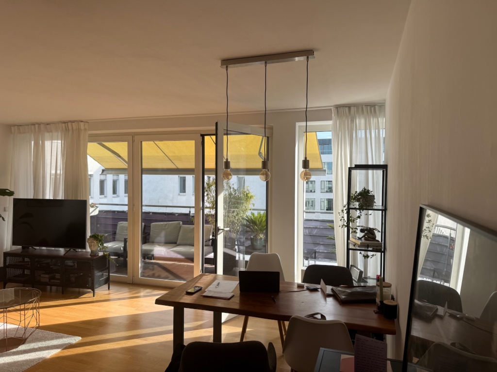 Flat Mitte Gipsstrasse - picture 1