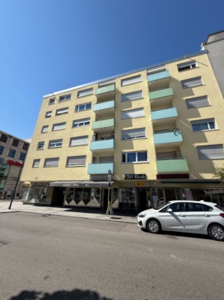 Anzeigenbild: 🏡 4,5-Zimmer-Wohnung – perfekt für eine neue WG! alles direkt vor der Tür