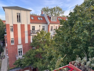 Temporary Rental / Zwischenmiete – 2-Zimmer-Wohnung mit Balkon in Friedrichshain | 19.09.–08.10. — photo 1