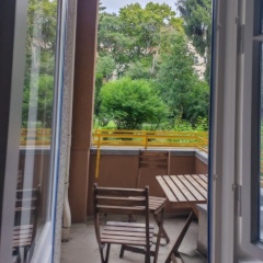 Furnished flat with two bright living rooms, available to rent for one or two years in a green setting — photo 1