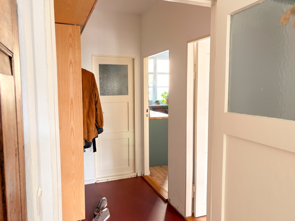 Wohnung Weißensee Charlottenburger Str. 32 - Flur mit hochwertigen Linoleum