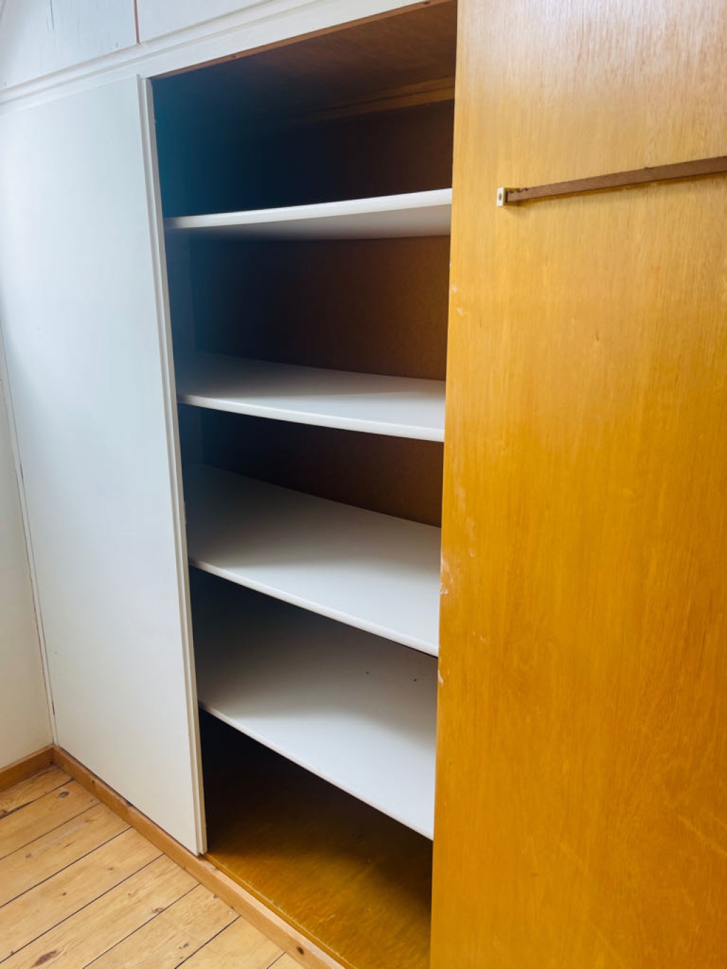 Wohnung Barmen Ingeborgstr - Kleiderschrank im Flur