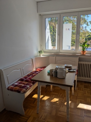 2 tolle helle Zimmer 15,5qm und 22,8 qm (unterschiedliche Mietpreise!) in 3er WG Univiertel