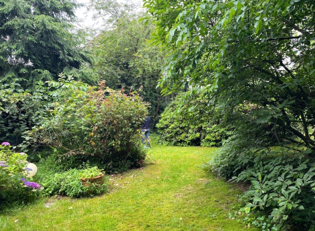 One Room Appartment fuenished with Garden a. Balcony – 40221 Düsseldorf Bilk – Vorschaubild 2
