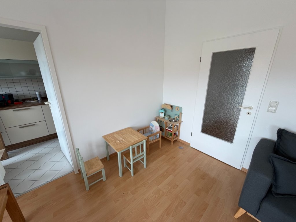 3 Raumwohnung mit Terrasse und Stellplatz - Möbliert und - bis Juni 2027 – 1277 Dresden Blasewitz – Vorschaubild 7