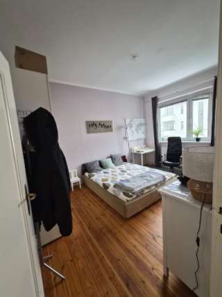 Möbliertes 18m2 Zimmer, sofort bezugsfertig – Bett, Schreibtisch, Schrank — photo 1