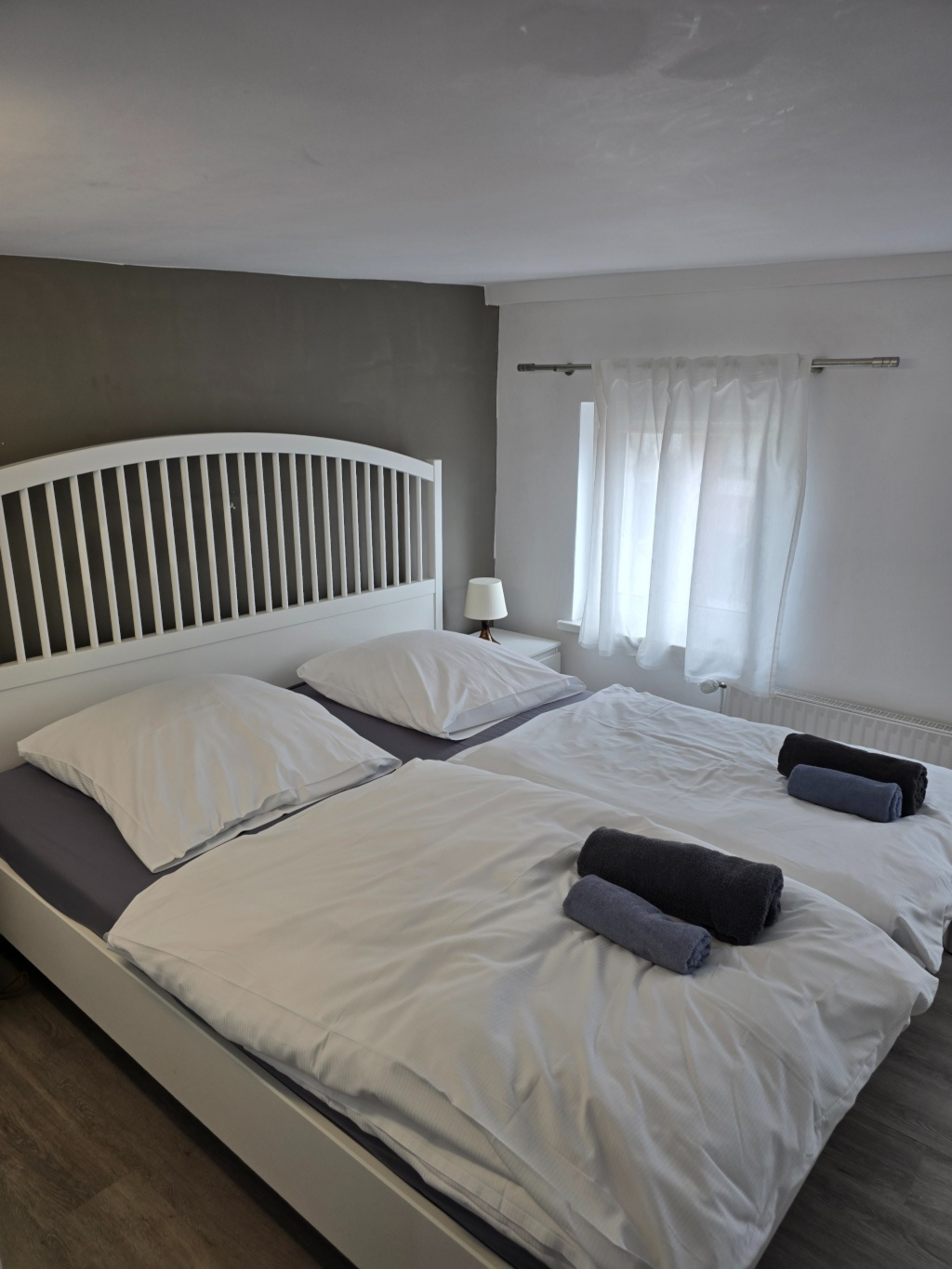 Möblierte 2-Zimmer-DG-Wohnung – 30 m2 – nur 1 Person – 23554 Lübeck St Lorenz Nord – Vorschaubild 2