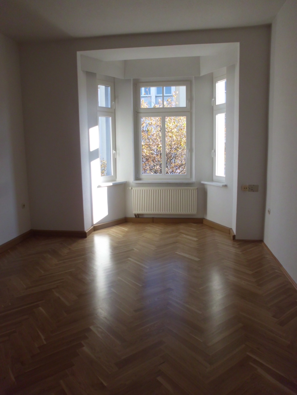 WG-Zimmer Bernsdorf Reichenhainer Straße 50 - Wohnraum mit Erker