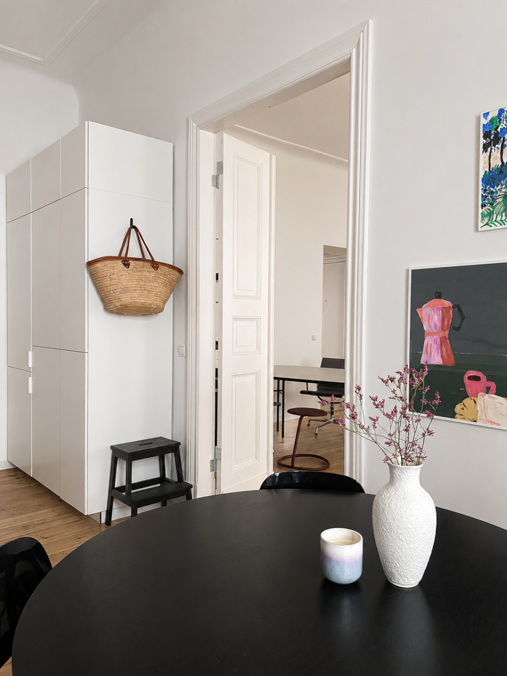 Wohnung Prenzlauer Berg Chodowieckistraße - Küche - Blick zum Wohnzimmer