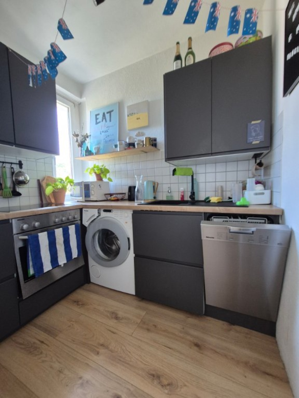 Möblierte 2-Zimmerwohnung in Mitte für 1 Jahr – 33602 Bielefeld Innenstadt – Vorschaubild 2