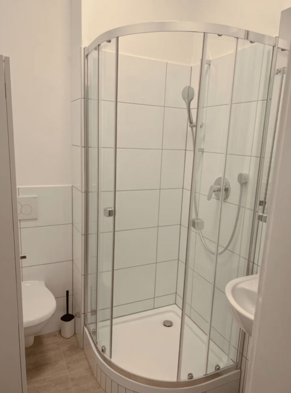 Schönes Zimmer im Bahnhofsviertel – 60329 Frankfurt am Main Bahnhofsviertel – Vorschaubild 9