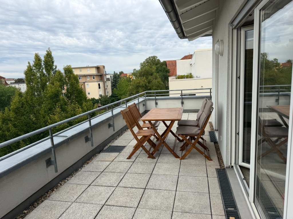 3 Raumwohnung mit Terrasse und Stellplatz - Möbliert und - bis Juni 2027 – 1277 Dresden Blasewitz – Vorschaubild 4