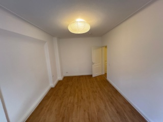 Anzeigenbild: Bright 16 m2 room in friendly 3-person flat share - Stuttgart Ost, balcony
