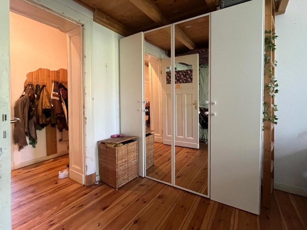 WG-Zimmer Pankow / Prenzlauerberg Maximilianstraße 43 - Dein Kleiderschrank