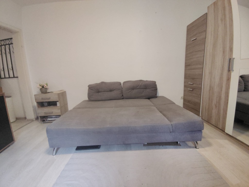 Voll möbiliert 1-Zimmer-Studio-Apartment mit Anmeldung ab 1. Oktober verfügbar