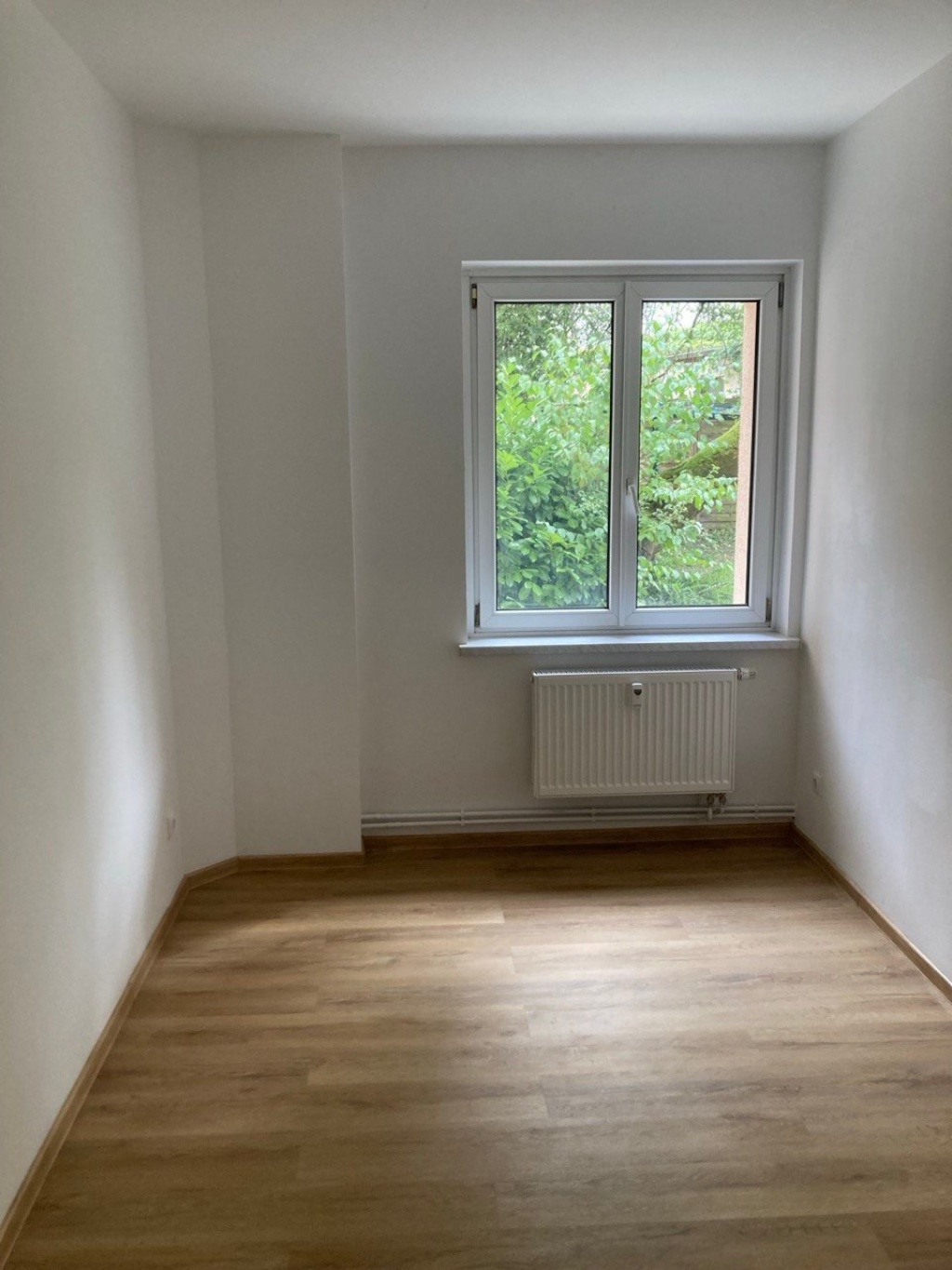 Helle 114 m2 Wohnung mit 5 Zimmern, offener Wohnküche & 2 Bädern in Leipzig – 4328 Leipzig Sellerhausen-Stünz – Vorschaubild 2
