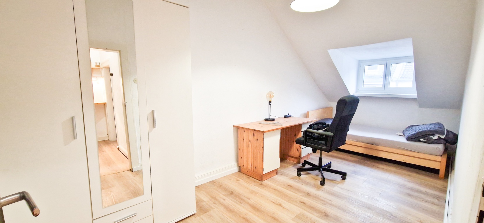1,5-Zimmer-Studio-Apartment in Düsseldorf-Unterbilk – Nähe Medienhafen – 40217 Düsseldorf Dusseldorf – Vorschaubild 4