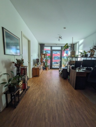 Traumhafte 2-Zimmer-Wohnung mit Balkon direkt an der Spree – Dezember bis März — photo 1