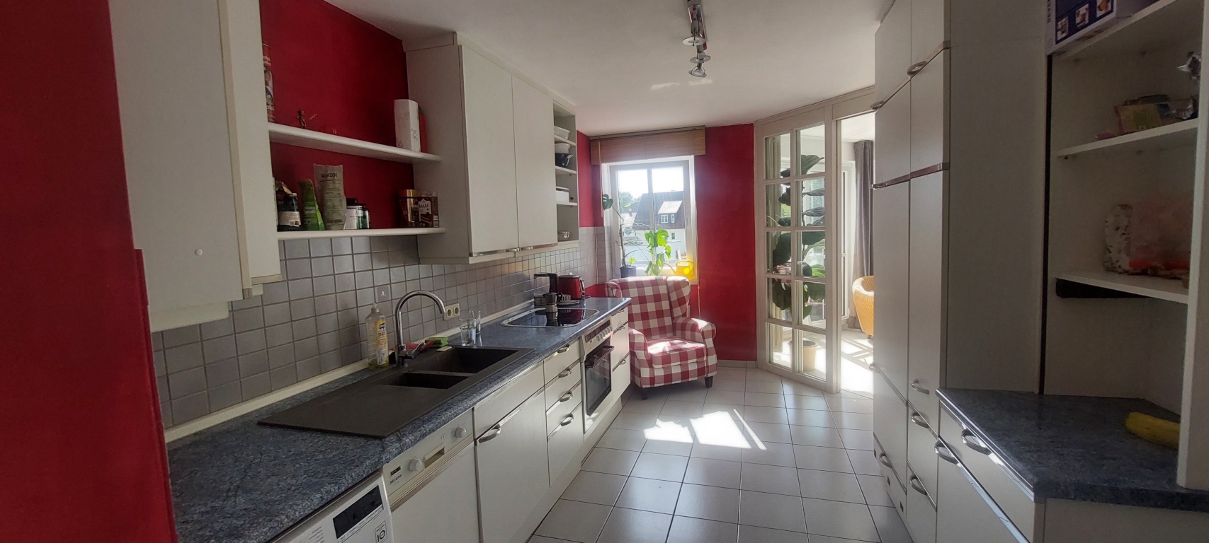 Feb + März Zwischenmiete möbeliert: Helle große ruhige zentrale 2zi Wohnung – 93049 Regensburg Westenviertel – Vorschaubild 5
