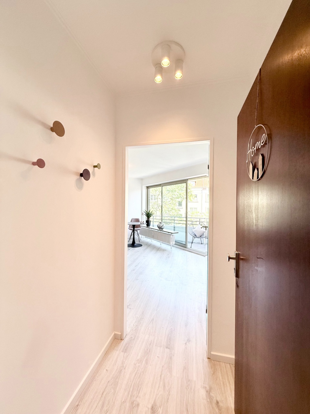Furnished 38 sqm 2 room apartment. Renovatet. All inclusive! Near by HSD *** Möbliertes 2 Zimmer Apartment 38 m2 * Erstbezug nach Renovierung * Fussläufig zur HSD – 40476 Düsseldorf Derendorf – Vorschaubild 8