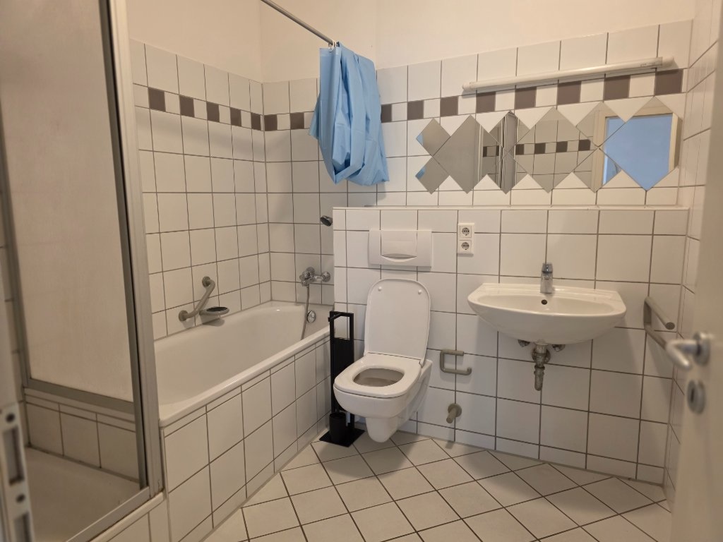 WG-geeignete 5-Zimmer Wohnung mit Einbauküche, großem Balkon und 2 Bädern – 93047 Regensburg Bayern - Regensburg – Vorschaubild 10