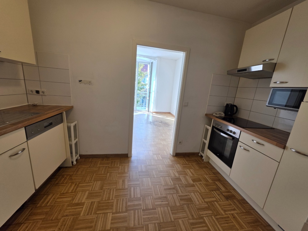 WG-geeignete 5-Zimmer Wohnung mit Einbauküche, großem Balkon und 2 Bädern – 93047 Regensburg Bayern - Regensburg – Vorschaubild 3