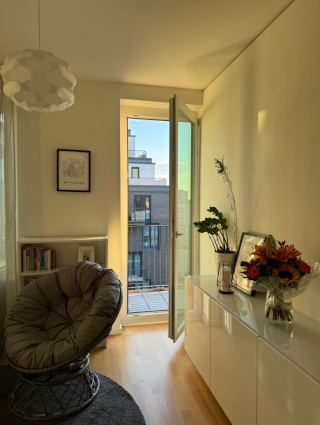 Long Term Sublease Bright Sunny Mitte Apartment Alexanderplatz Furnished Anmeldung October 1st — photo 1