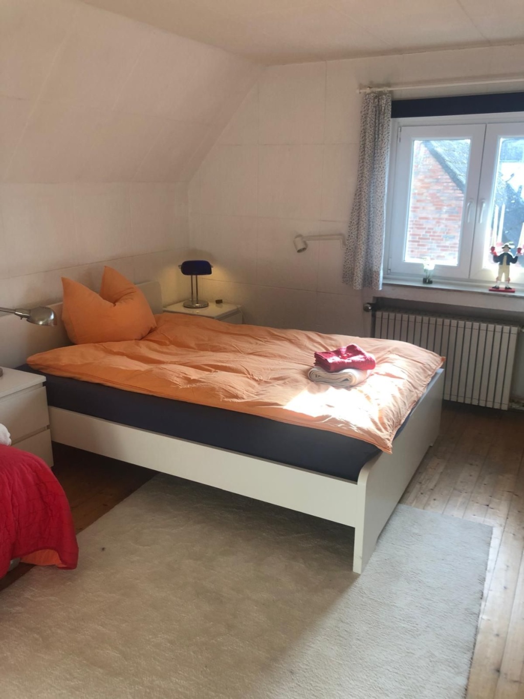 Gemütliches Dachgeschoss, 1,5 Zi. + Bad, verkehrsgünstig, im Grünen – 40593 Düsseldorf Benrath – Vorschaubild 5