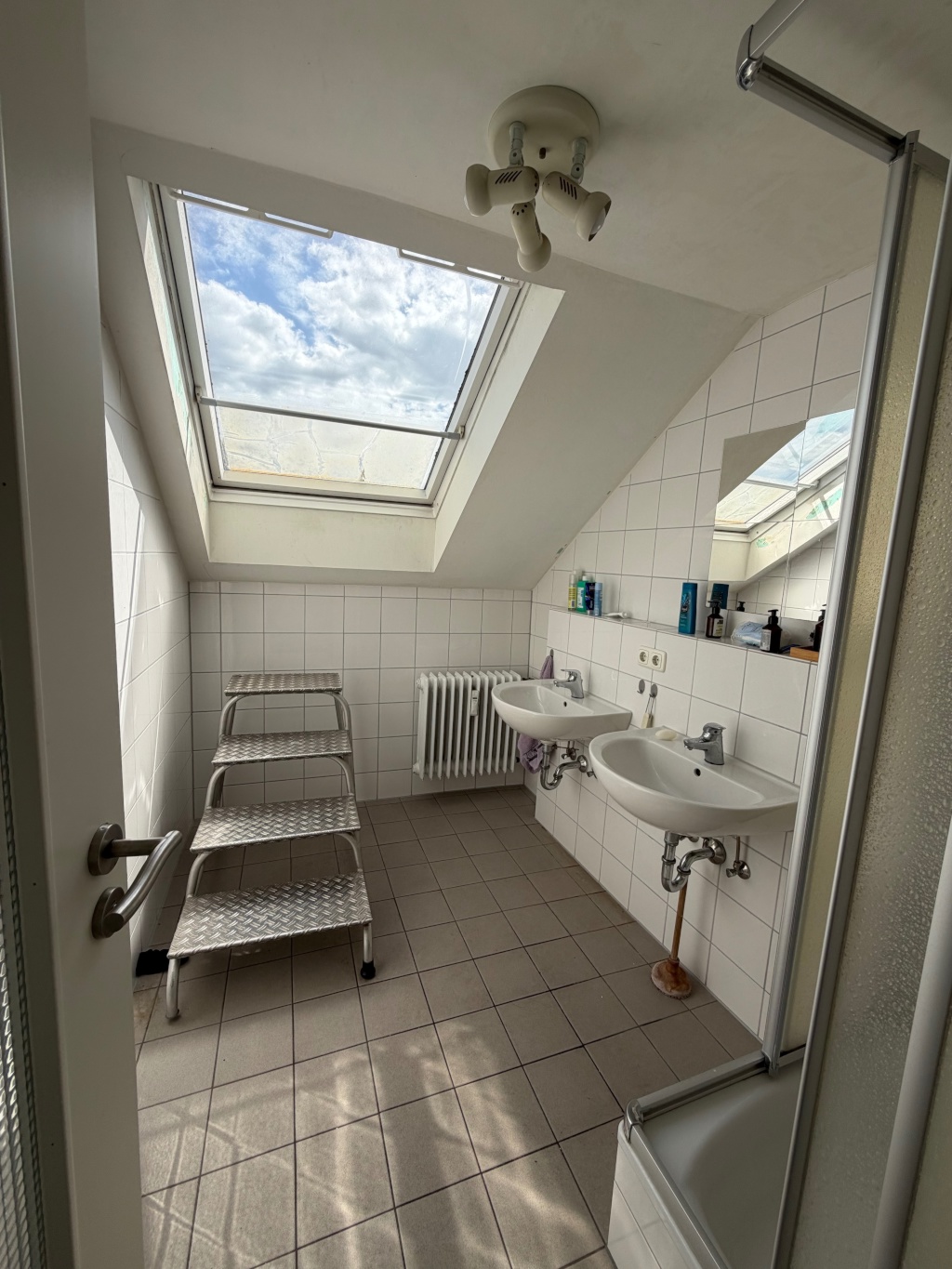 1 Zimmer Wohnung Lousbergviertel (kein eigenes Bad) – 52072 Aachen Aachen – Vorschaubild 12
