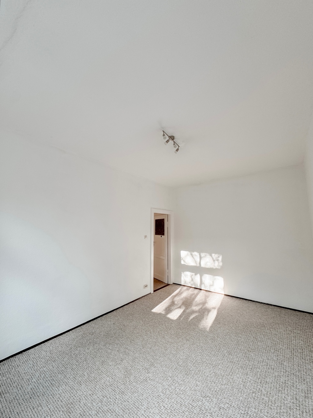 Ideal für 2er-WG | 2-Zimmer-Altbauwohnung | 7 Min. zur Uni Erfurt – 99089 Erfurt Ilversgehofen – Vorschaubild 7