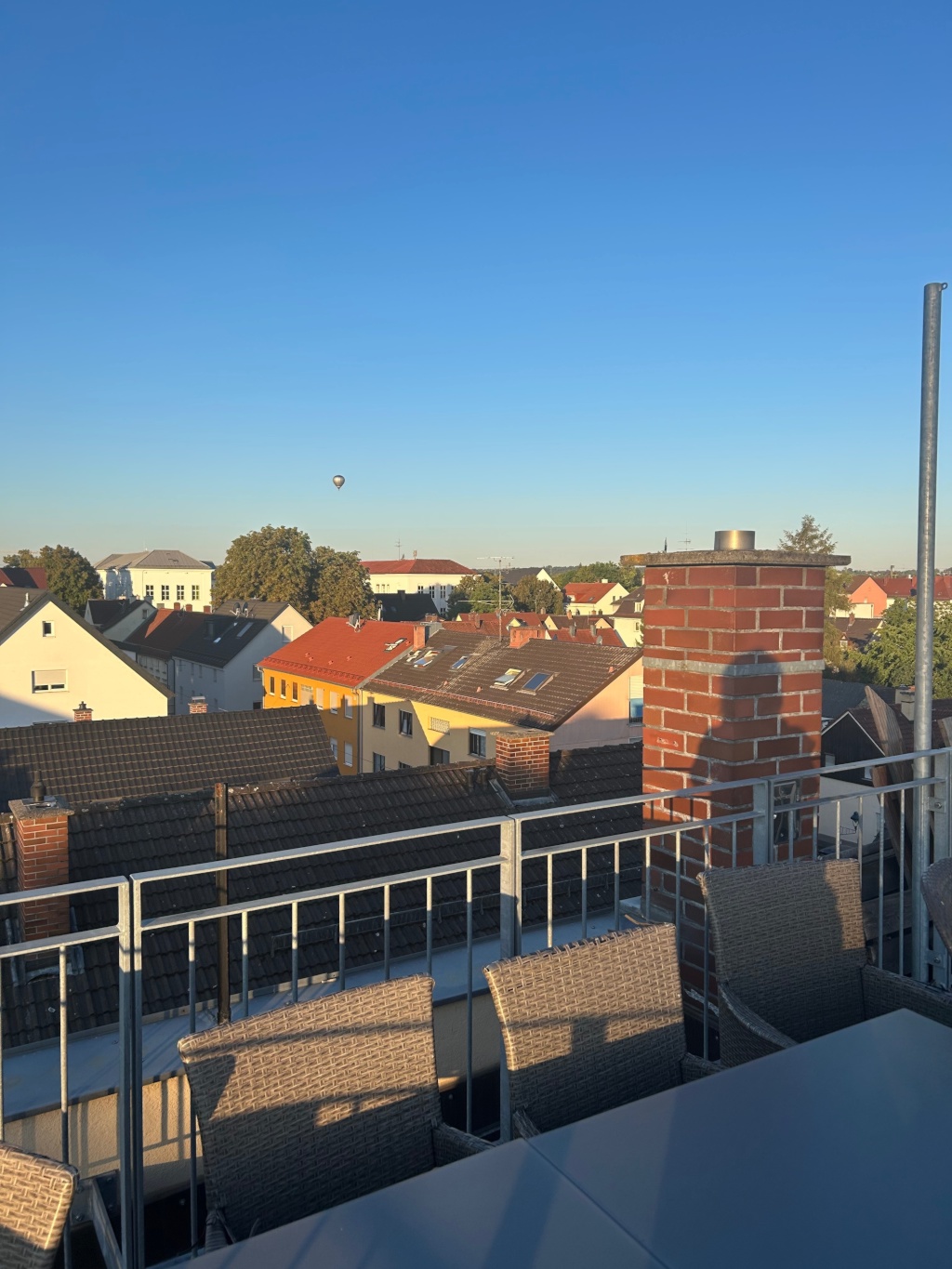 WG-Zimmer Oberhausen Pestalozzi 1 - Dachtrerrasse ( Fläche ca. 34 2m)