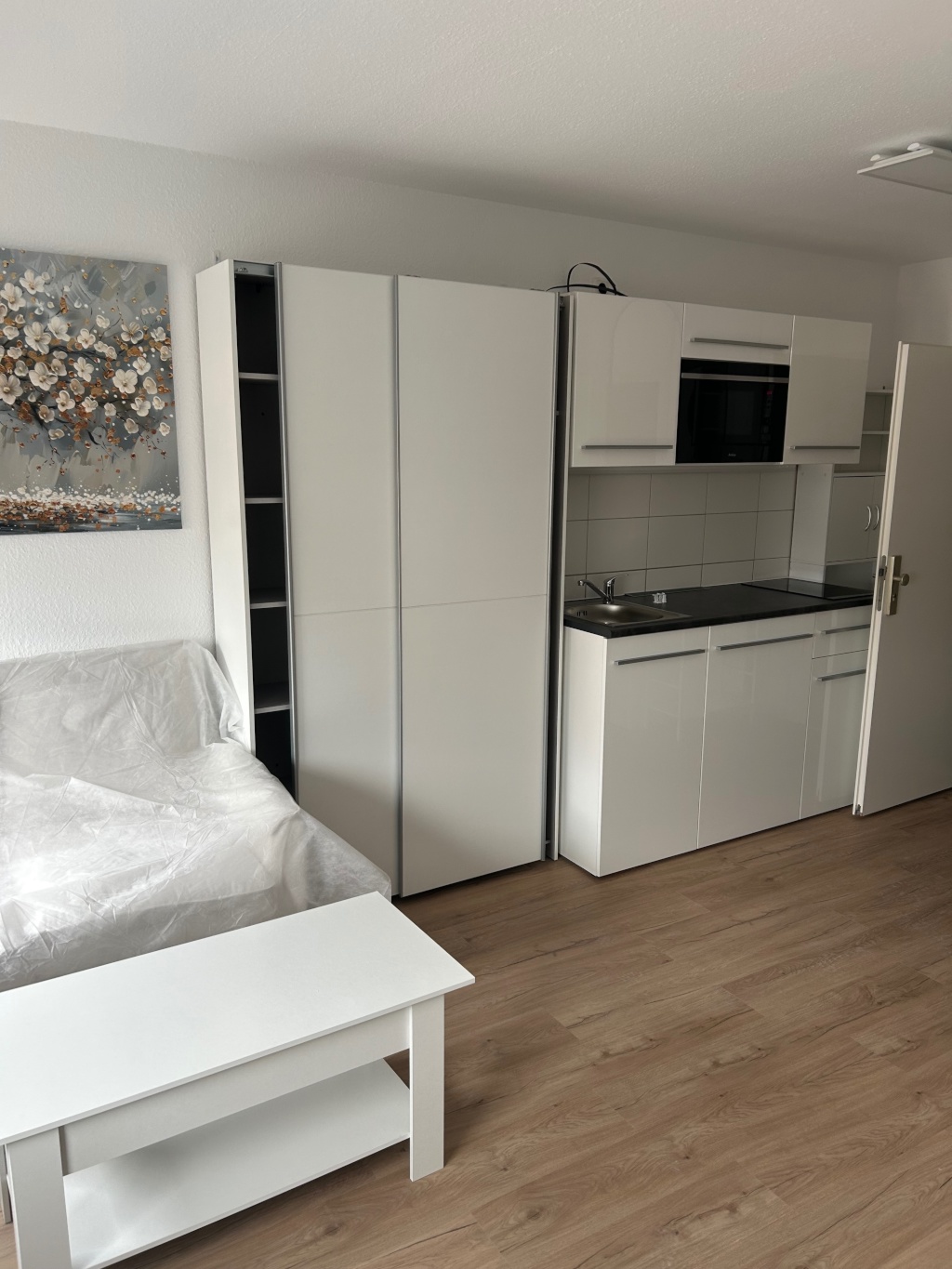 Möbliertes Premium-Appartement in Top-Lage – 91052 Erlangen Zentrum – Vorschaubild 3