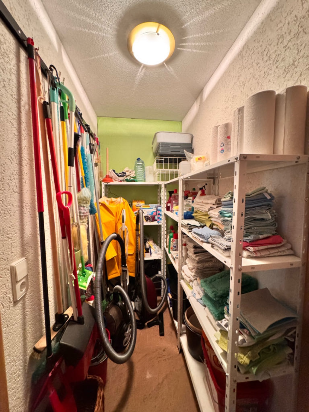 Flatshare Burgheim Gerberweg - putzkammer